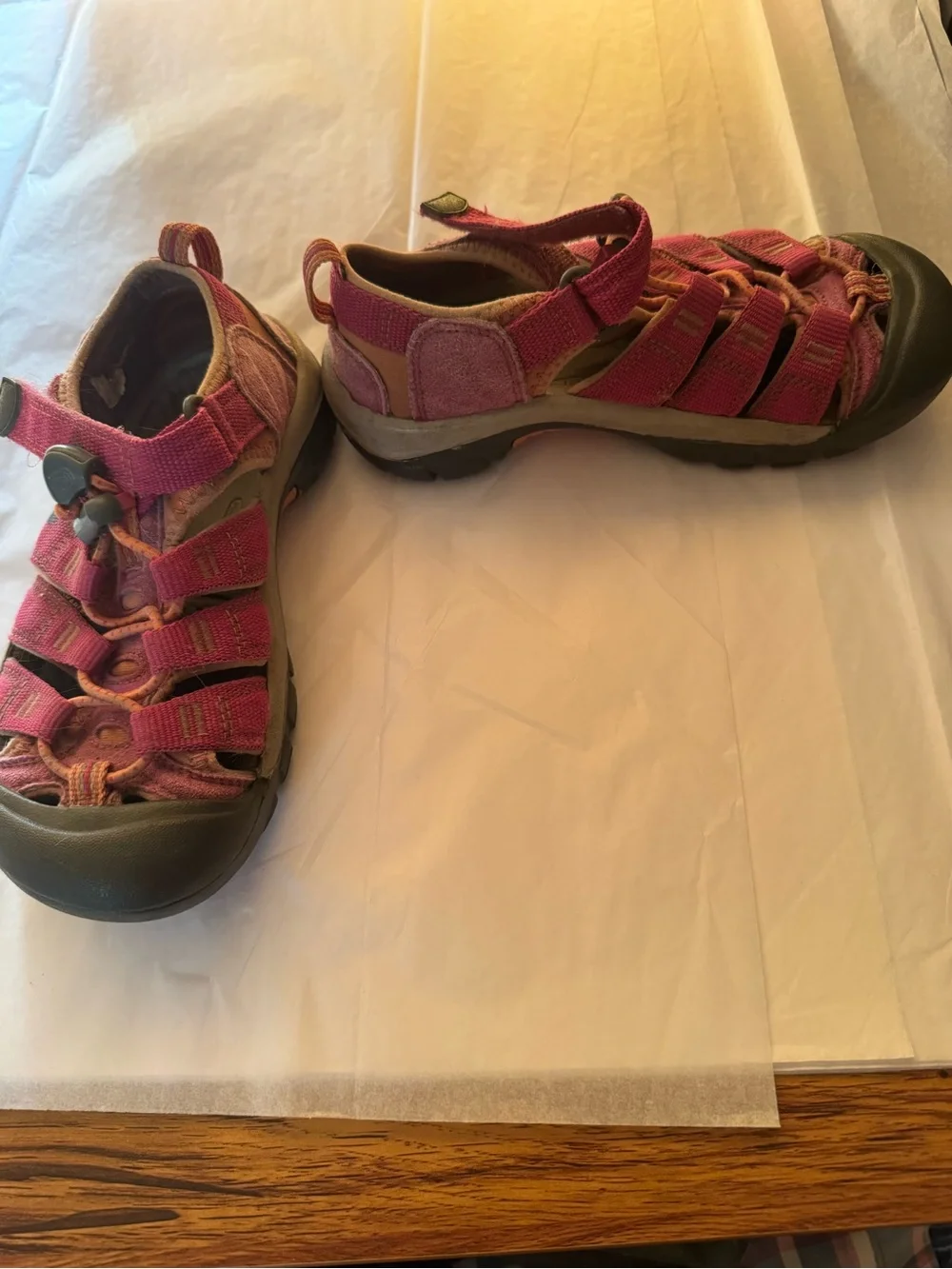 KEEN Kids Pink Outdoor Sandal Shoes size youth 1